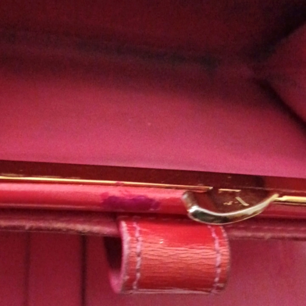 Louis Vuitton Red Wallet with Glossy Finish and Embossed Design - Picture 7 of 7
